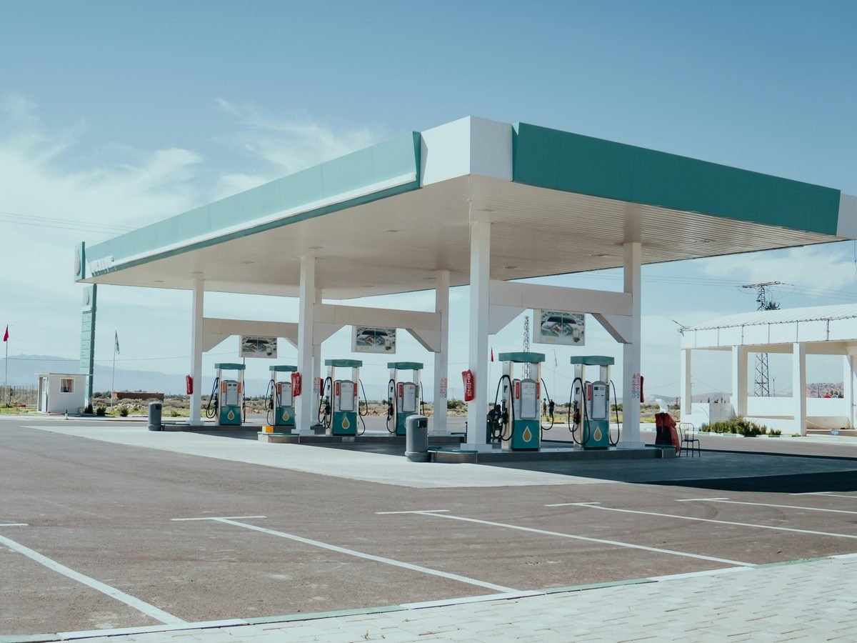 Petroleum products — Fuel station forecourt